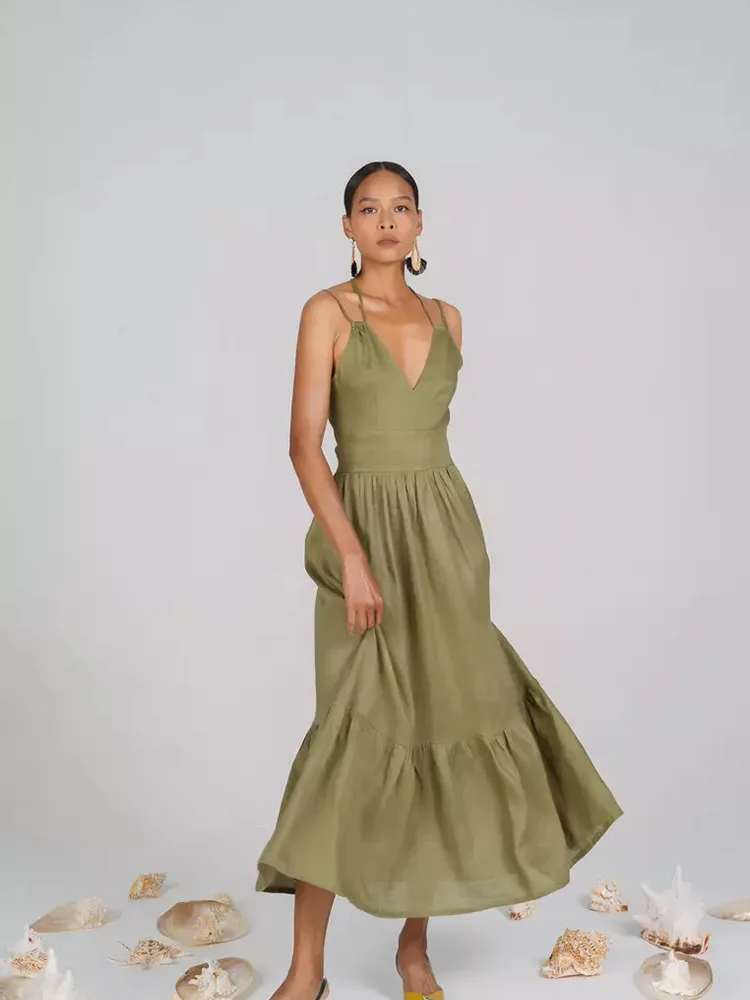 Co dělá Lady Deep V-Chuck dlouhé příležitostné prádlo?